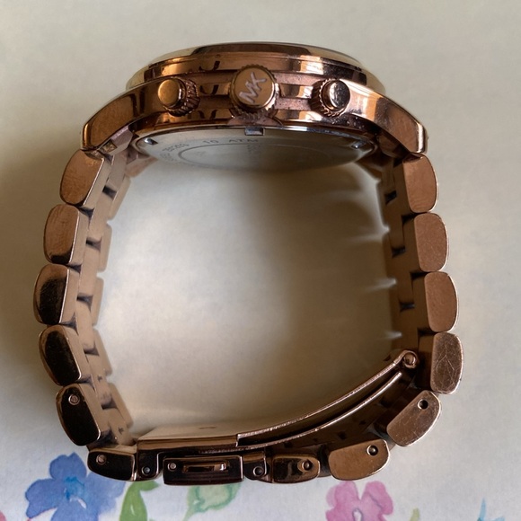Beautiful Vintage Michael Kors MK-5128 Rosegold Runway Sport Unisex Wristwatch. - Picture 7 of 12